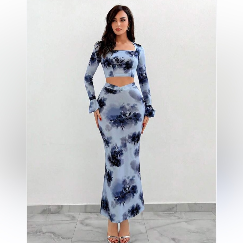 NWOT SHEIN Blue floral Maxi Skirt set with Trumpet sleeve crop top Large